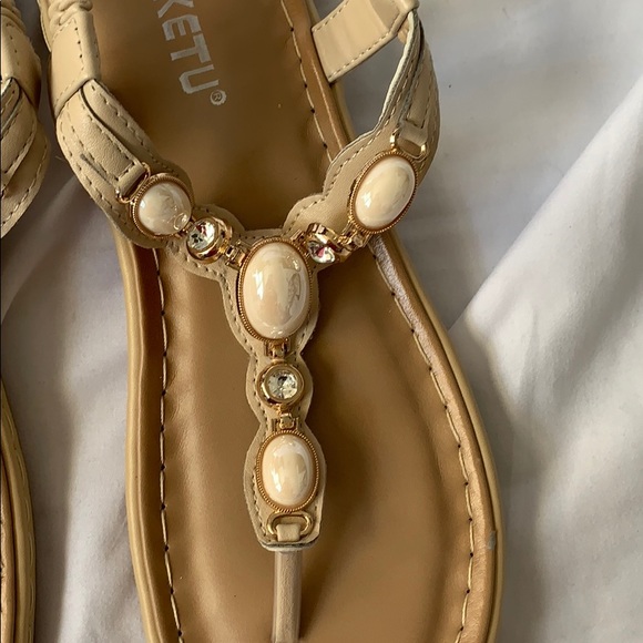 Tan sandals with rhinestones - Picture 4 of 6